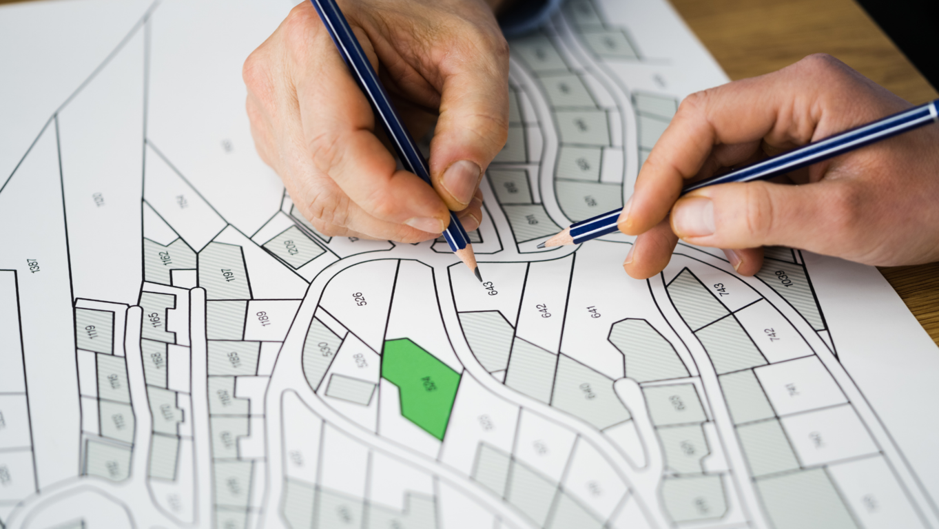 �Por qu� es crucial resaltar las caracter�sticas �nicas y el potencial de tu terreno al promocionarlo para captar la atenci�n de los compradores interesados? 